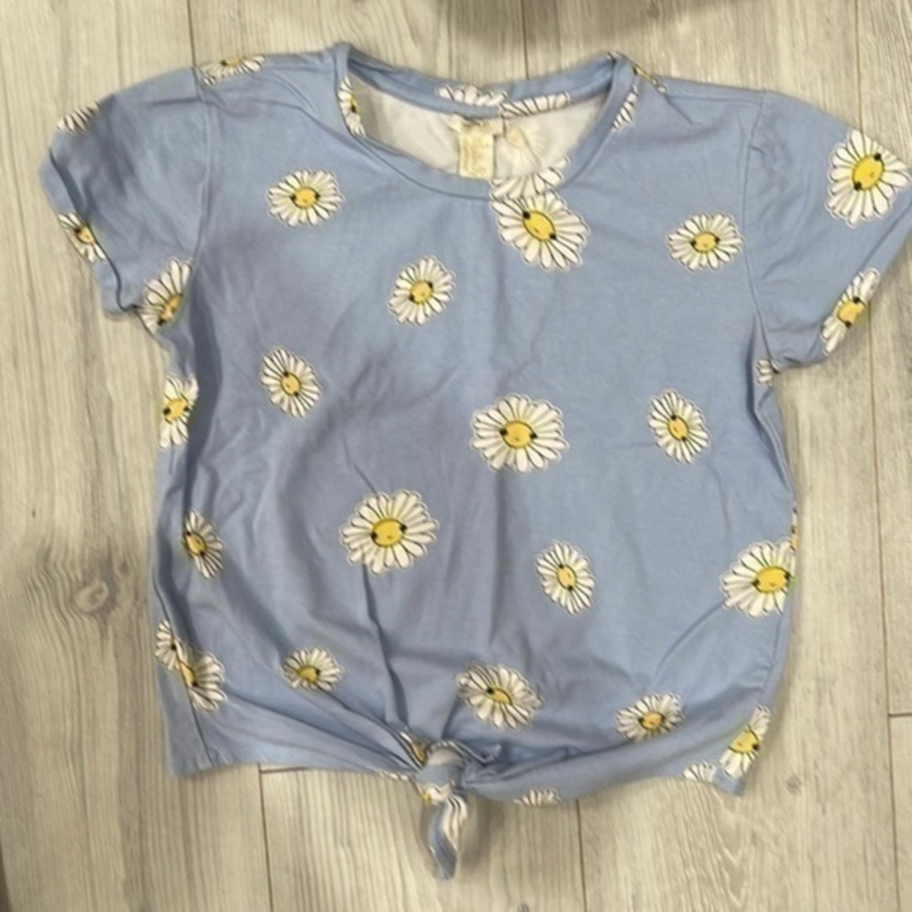 Forever 21 Girls sunflower tee, size 12-14
